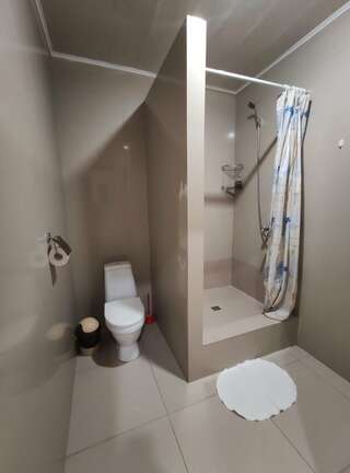 Гостиница МотоСтоп Волгоград Бюджетный трехместный номер-4