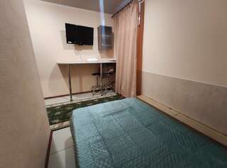 Гостиница МотоСтоп Волгоград Бюджетный двухместный номер с 1 кроватью-9