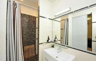 Гостиница МотоСтоп Волгоград Семейный полулюкс-1